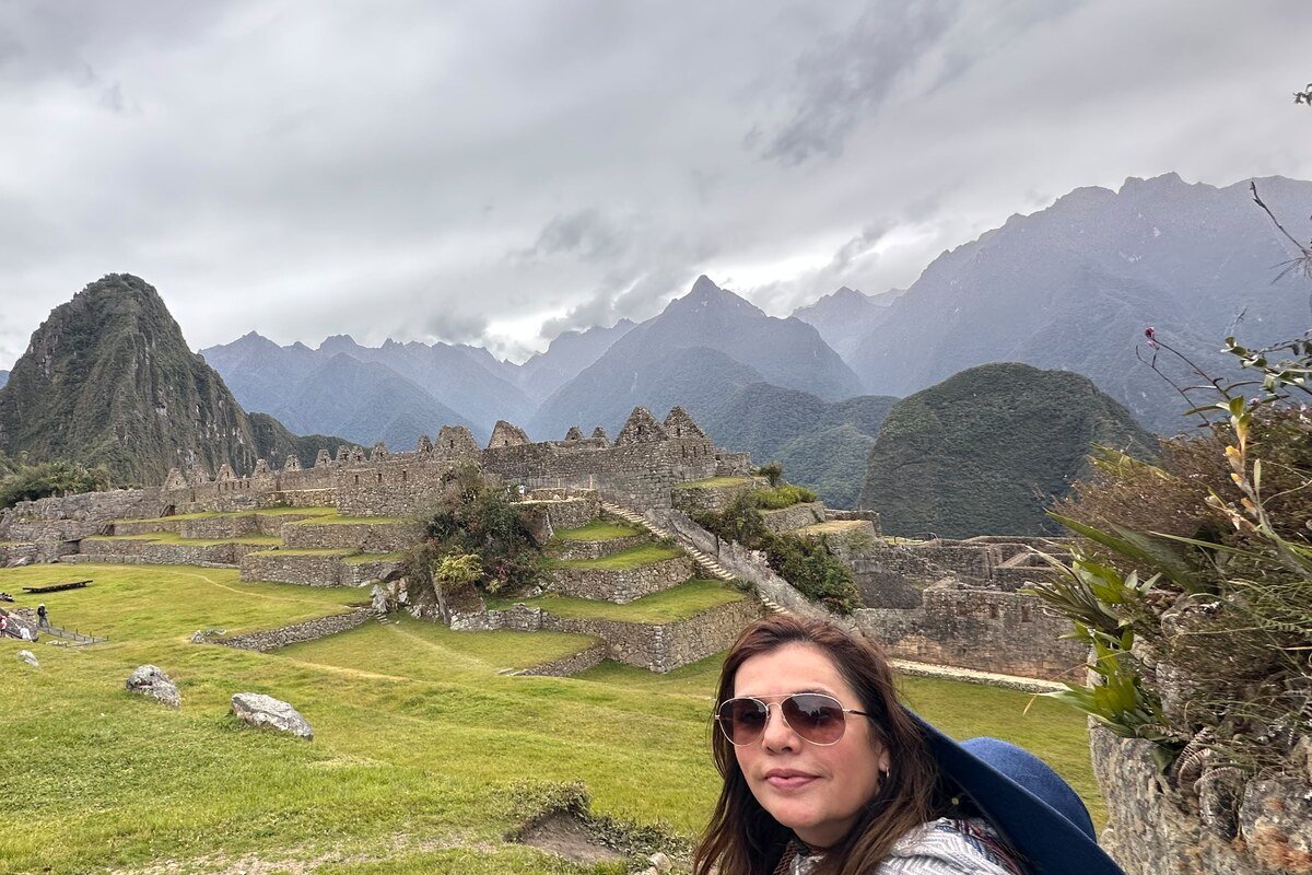 Letty en Machu Picchu, con la ciudadela al fondo